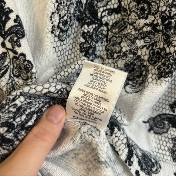 Floral Black and White Women's cardigan Top - Picture 5 of 5